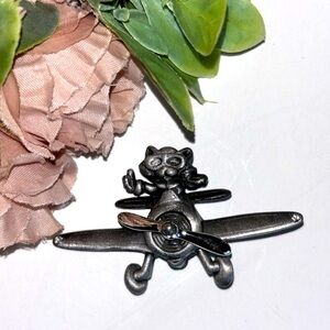 Flying CAT PIN Airplane Flying Kitten Silver Tone Movable Propeller Cat